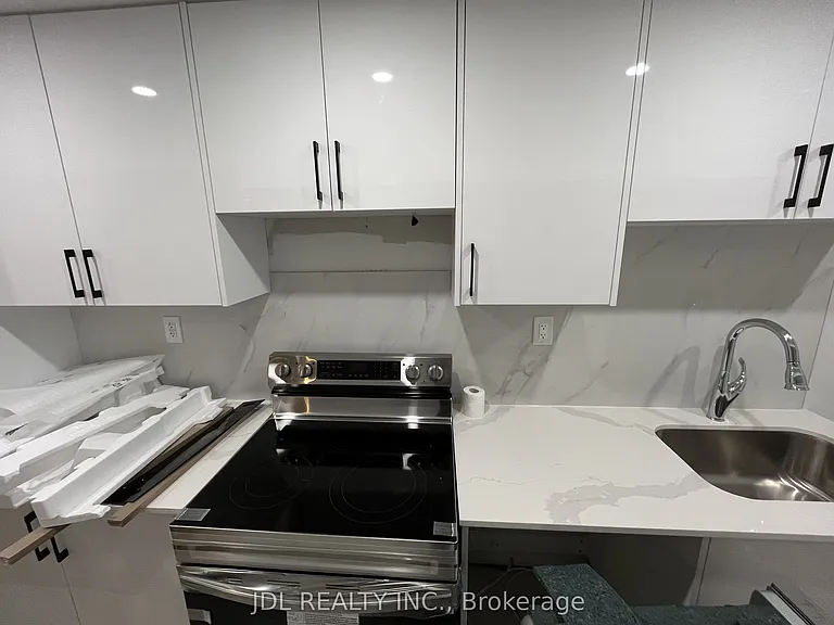 82 Puccini Dr — Photo 16
