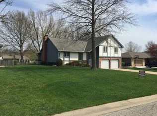 3008 SW Arvonia Pl, Topeka, KS 66614