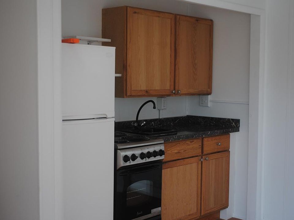 2nd image of 511 7th Ave N APT B