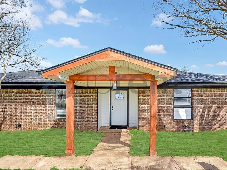 2404 State Highway 289 — Photo 1