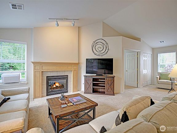 5th image of 7318 Centerville Court #304