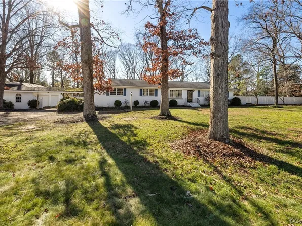 577 Huguenot Trl, Midlothian, VA 23113