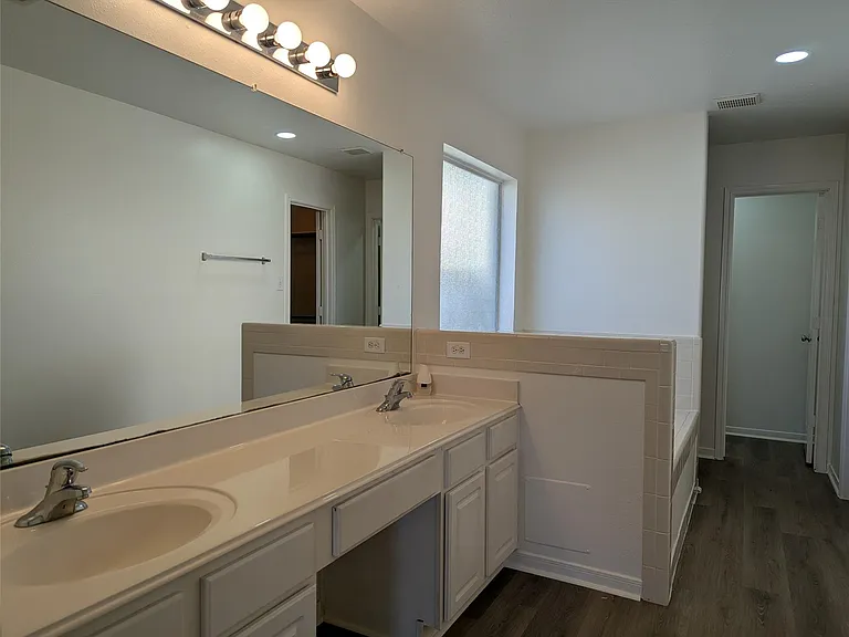 5618 Savannah Woods Ln — Photo 39