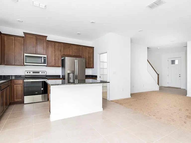 987 Spring Palms Loop — Photo 7