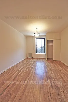 Rented by R New York | media 9