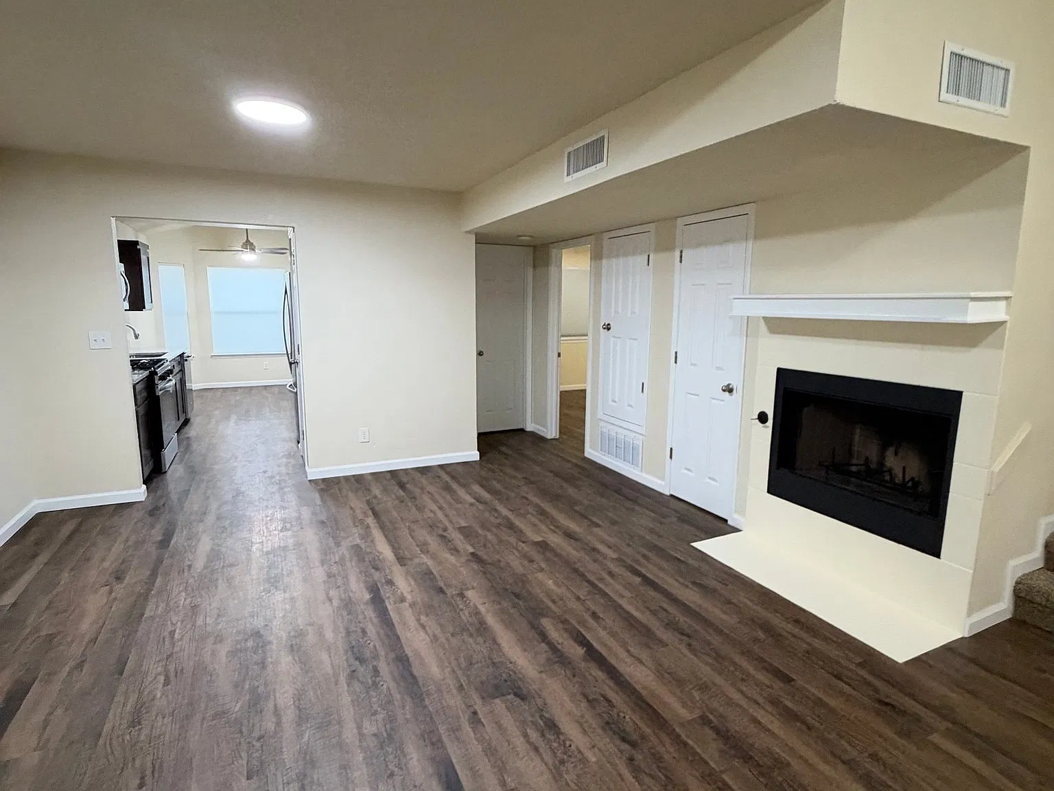 Newly renovated home! Spacious 3 bed 2 bath home plus a loft. — Photo 3