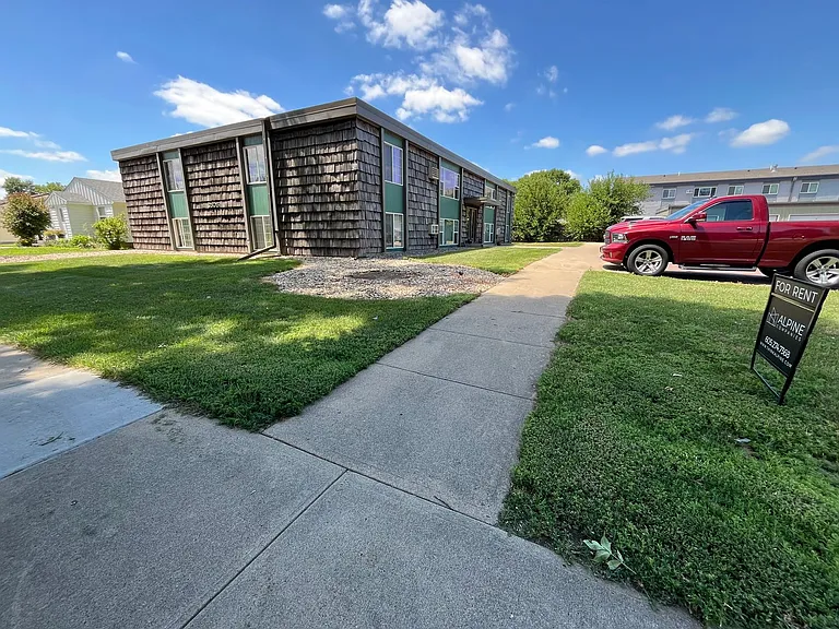 3505 S Hawthorne Ave — Photo 34
