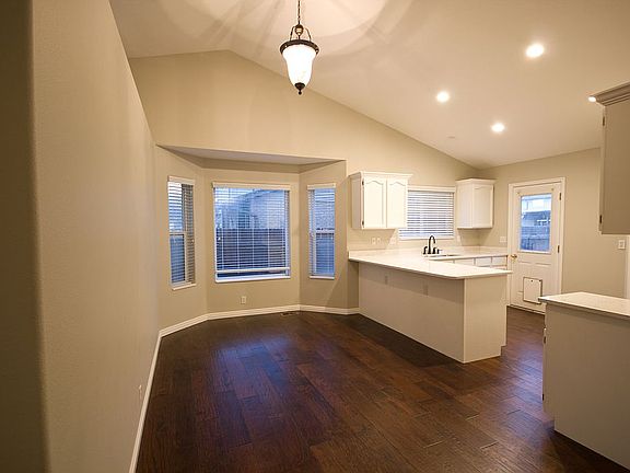 3rd image of 249 Cherry Dr