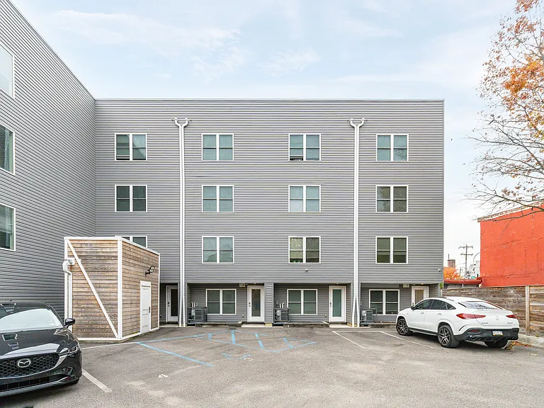 2445 N Front St #3 — Photo 35