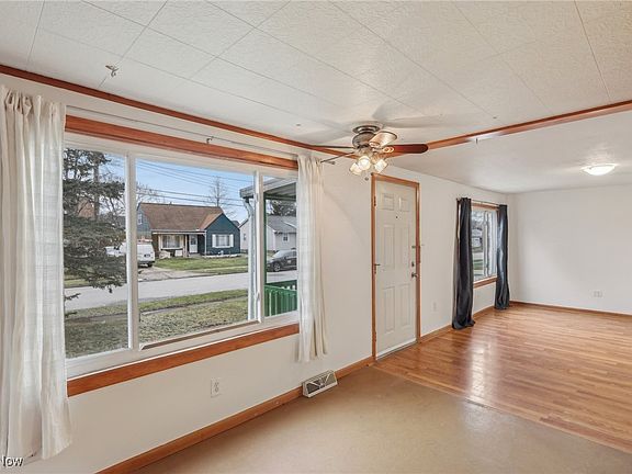 5th image of 2743 8th St