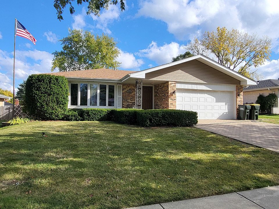1st image of 1421 Spruce Ln