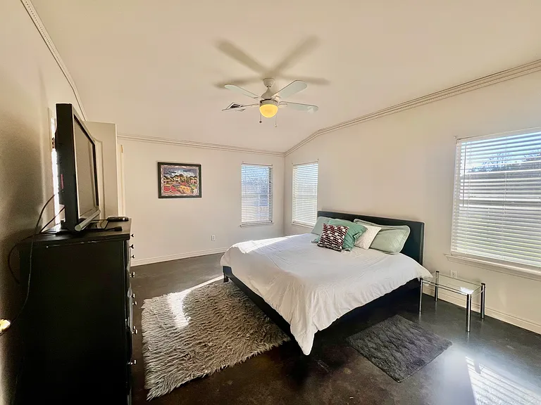 4701 Norman Trl — Photo 14