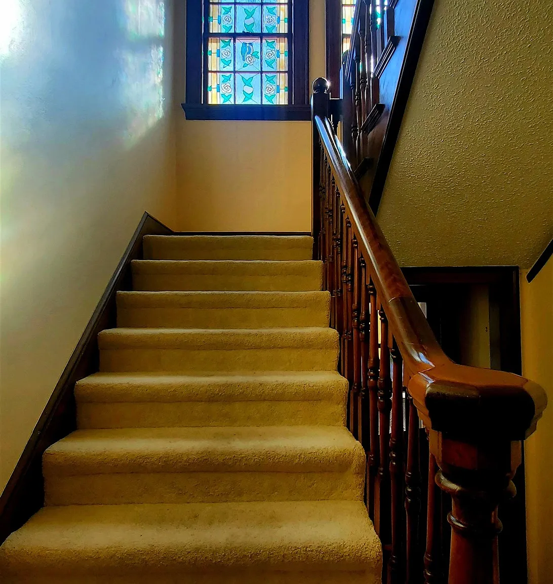 6 bed, 3.0 bath, 3594 sqft, $3,500 — Photo 4