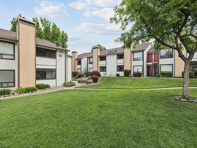 The Vue at Rocklin Ridge — Photo 22