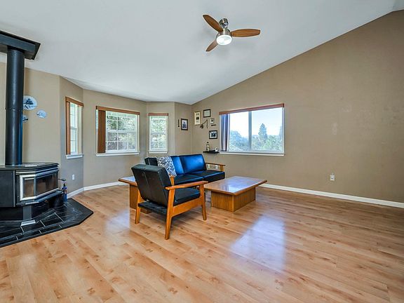 4th image of 18378 Deer Hill Road