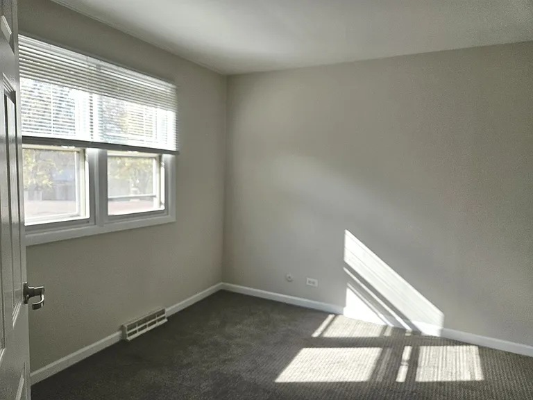 228 Monroe Rd — Photo 10