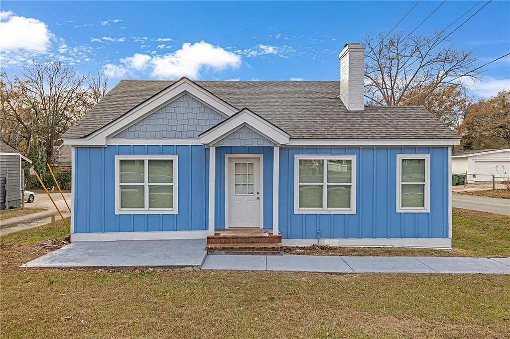 3 bed, 2.0 bath, 1295 sqft, $2,000 — Photo 1