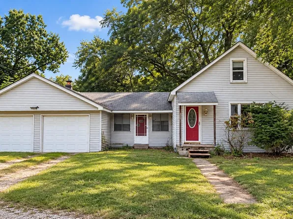 608 Overlook Ln, White Lake, MI 48386