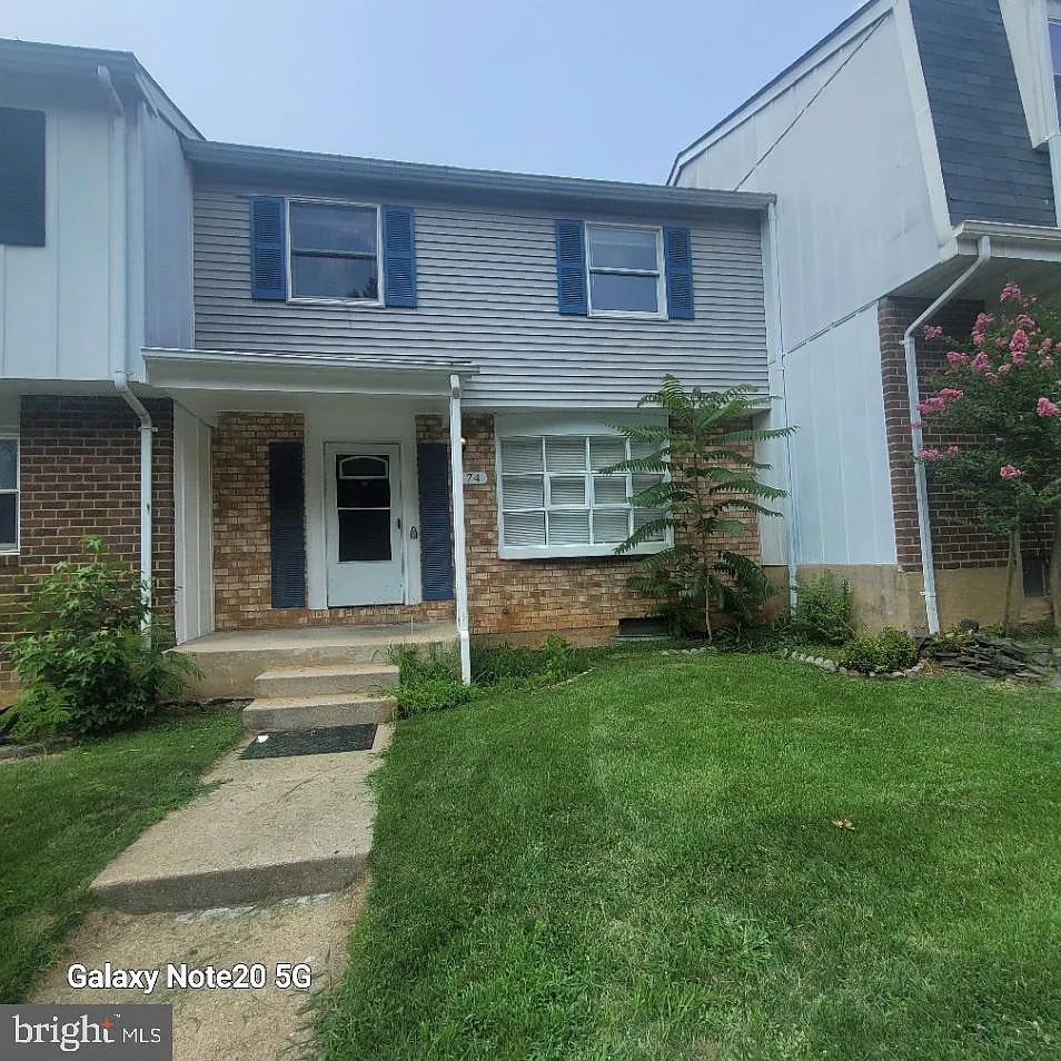 4 bed, 2.5 bath, 1704 sqft, $2,500 — Photo 1