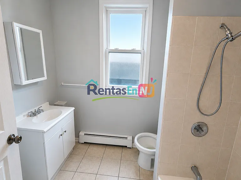 148 Chadwick Ave #3D — Photo 2