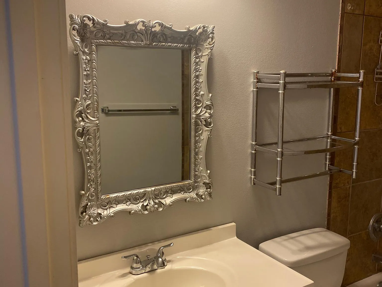 3 bed, 1324 sqft, $2,000 — Photo 3