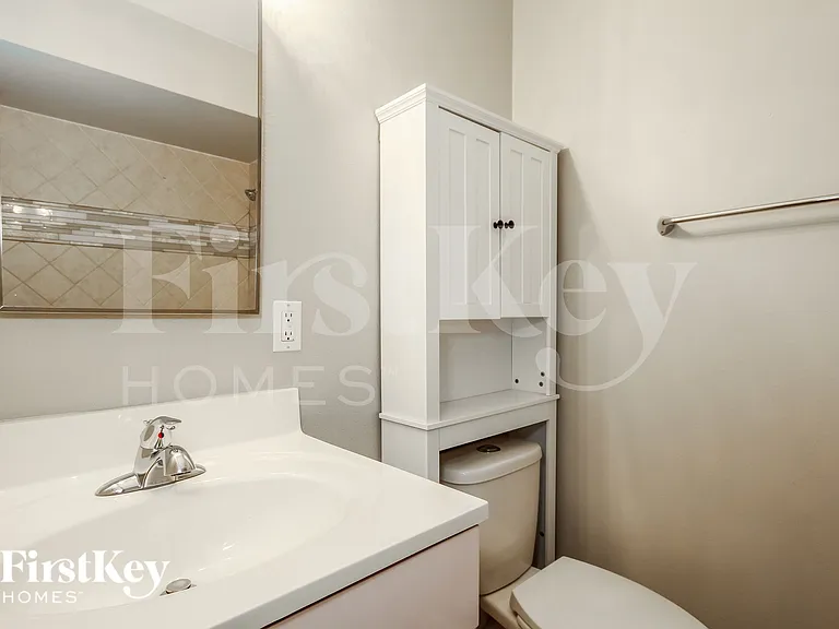 1812 W Morten Ave — Photo 13