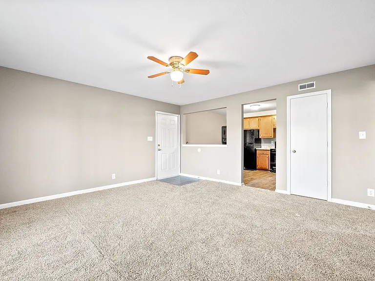 2 Bedroom Apartment For Rent Near Post! — Photo 27