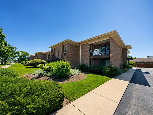 483 N Larch Ave #204W Photo 1 483 N Larch Ave #204W Photo 1