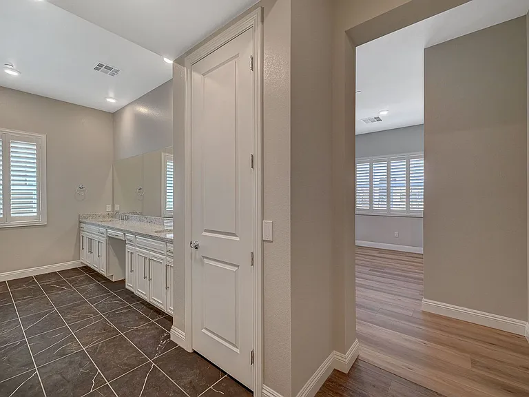 9129 Las Manaitas Ave #302 — Photo 13