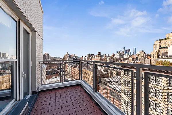 Sold by Douglas Elliman | media 14