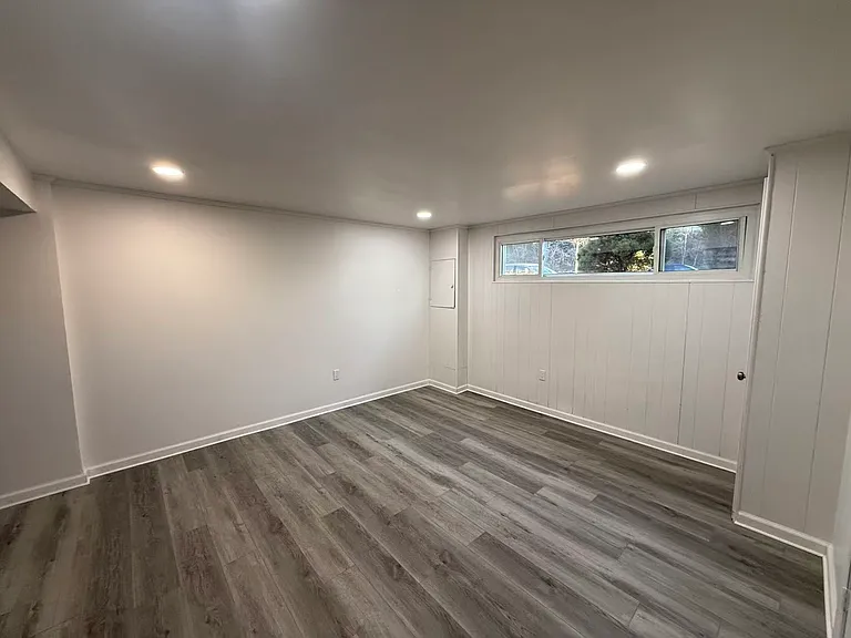 1328 W St NE — Photo 7