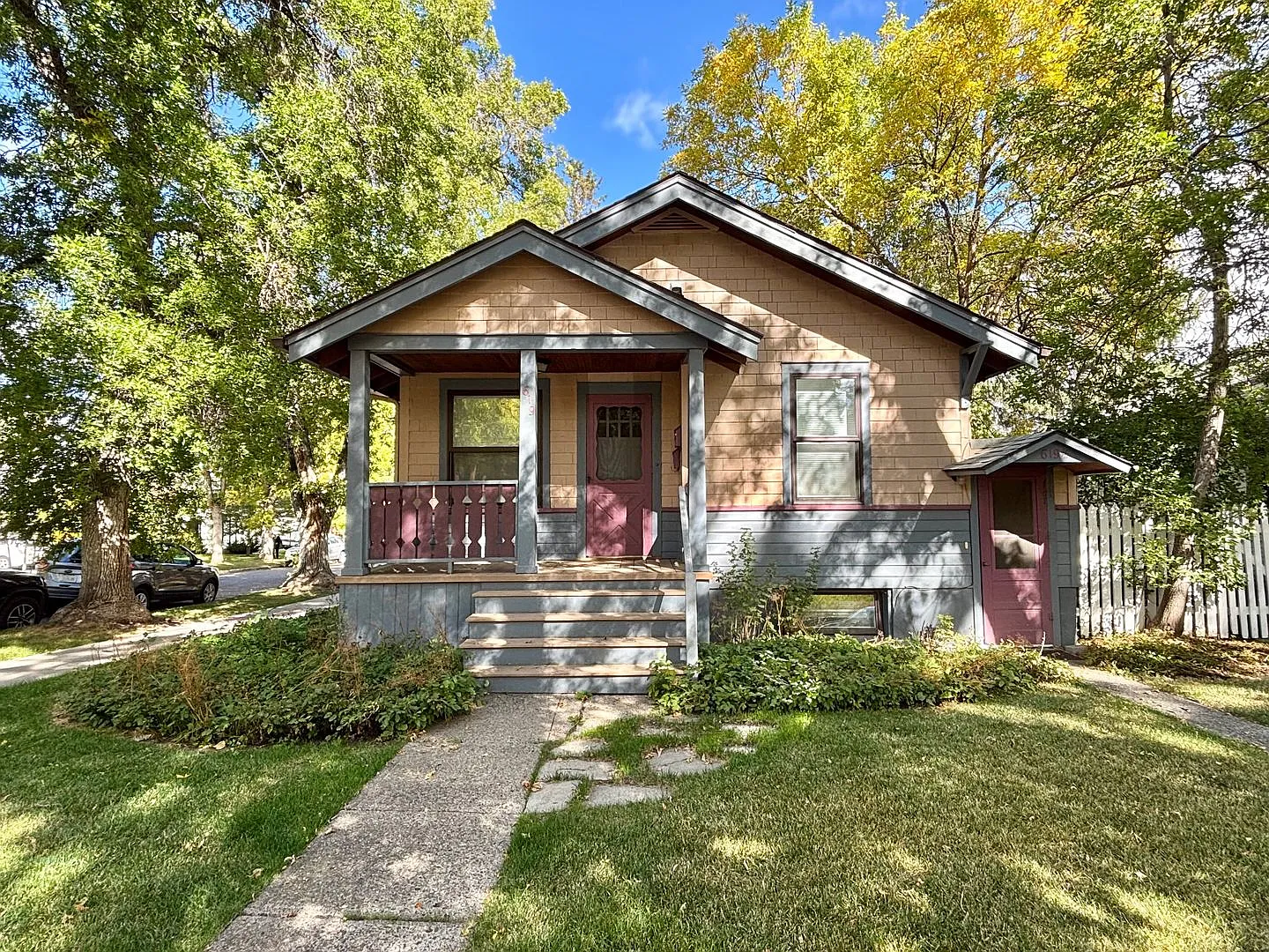2 Bedroom, 2 Bathroom Home Steps from Montana State University — Photo 2