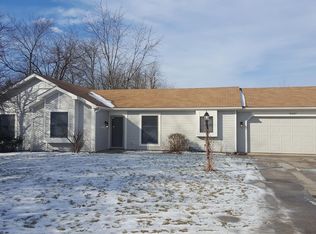 10801 W Rosewood Cir, Fort Wayne, IN 46845