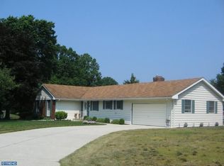 16 Stanley Dr, Robbinsville, NJ 08691