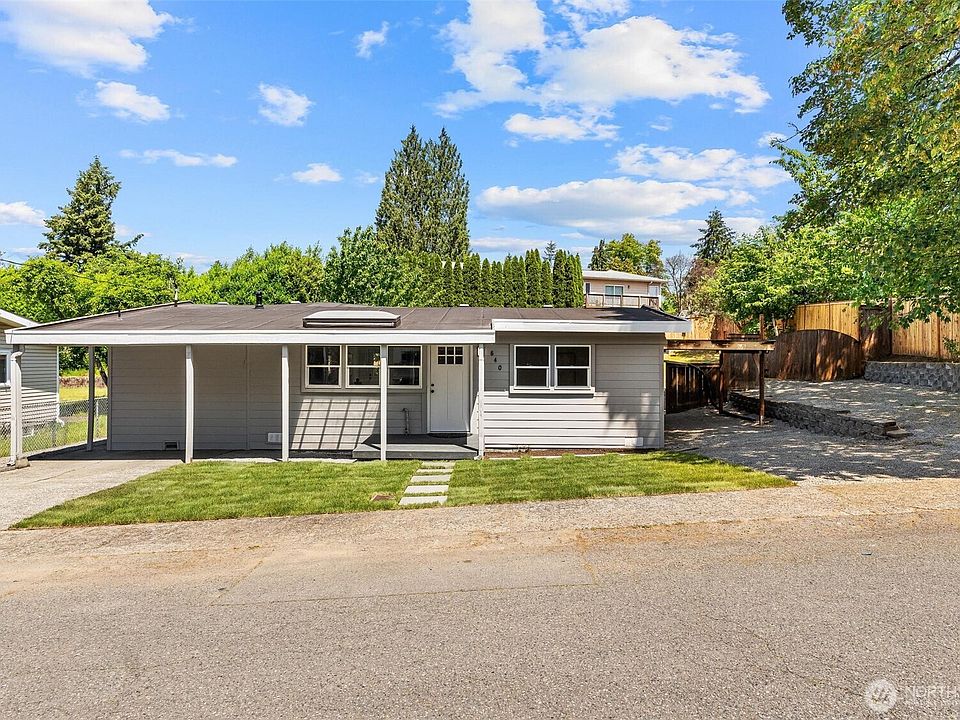 1st image of 640 Ferndale Avenue NE