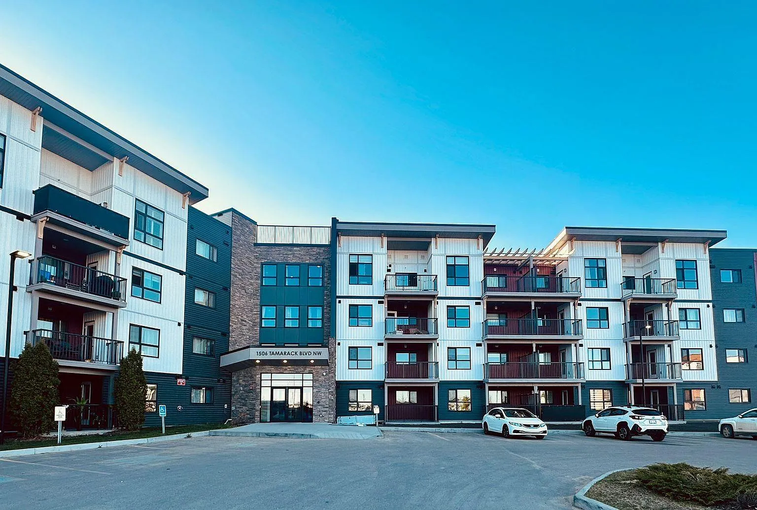 Aloft Tamarack — Photo 1
