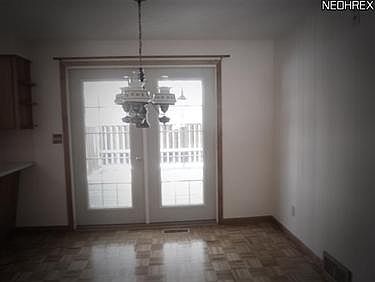 5th image of 3266 Roseview Dr