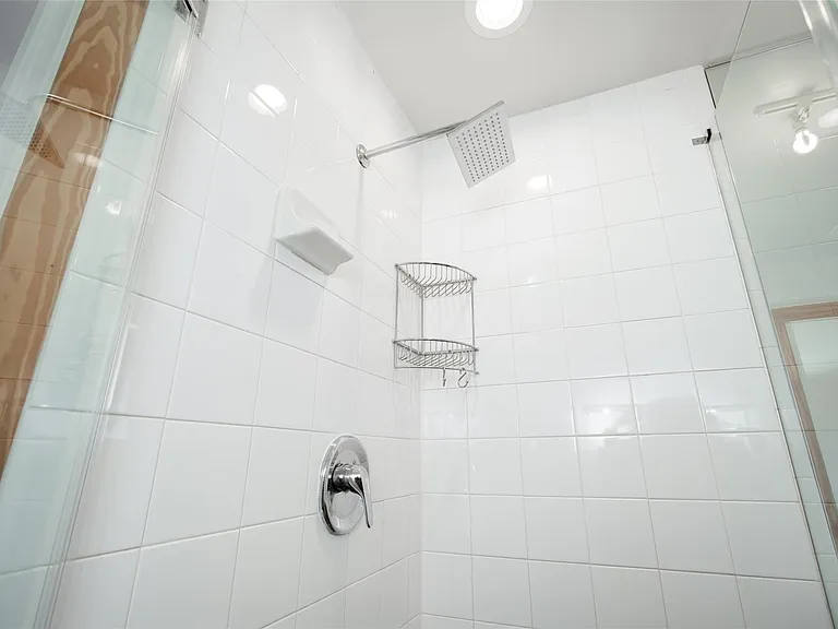 5425 Dickson St — Photo 31