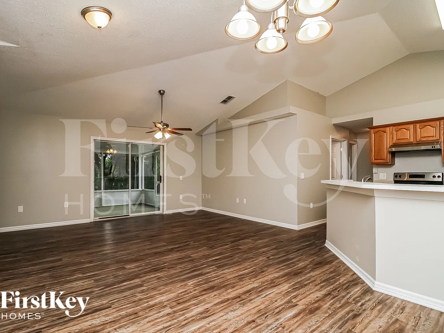 3 bed, 2.0 bath, 1150 sqft, $2,200 — Photo 4