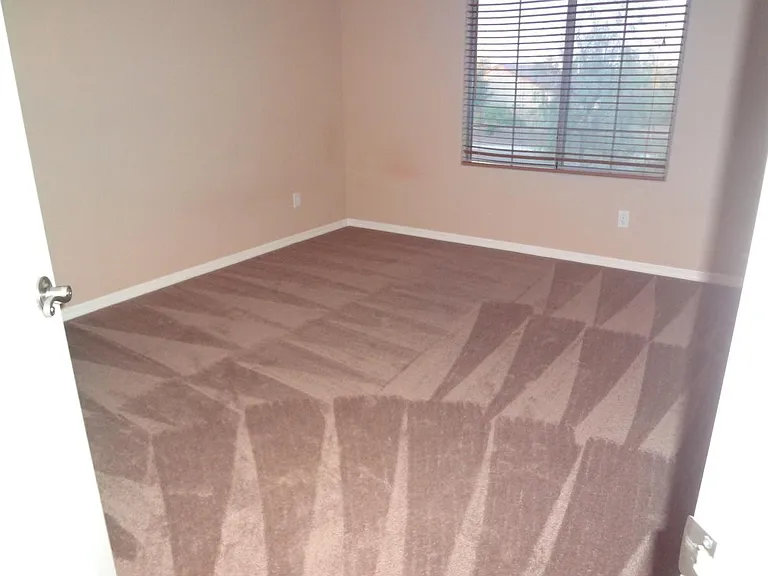 1051 S Maverick St — Photo 35