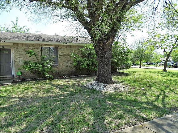 4th image of 1217 Whiteoak Dr