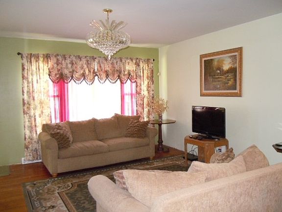 2nd image of 817 Hiawatha Dr