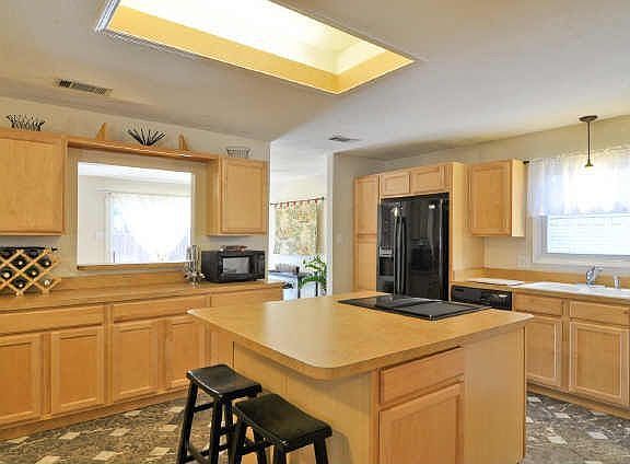 5th image of 709 Maryland Dr