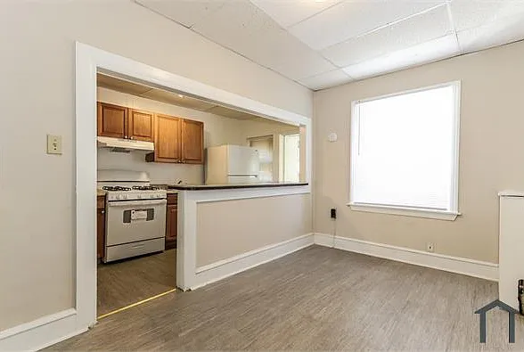 3 bed, 992 sqft, $1,275 — Photo 3