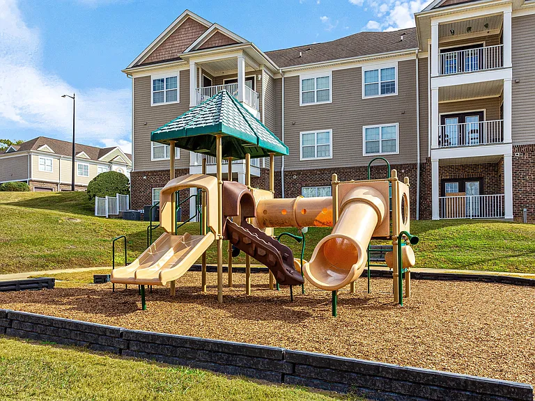 Enclave at Pamalee Square — Photo 39