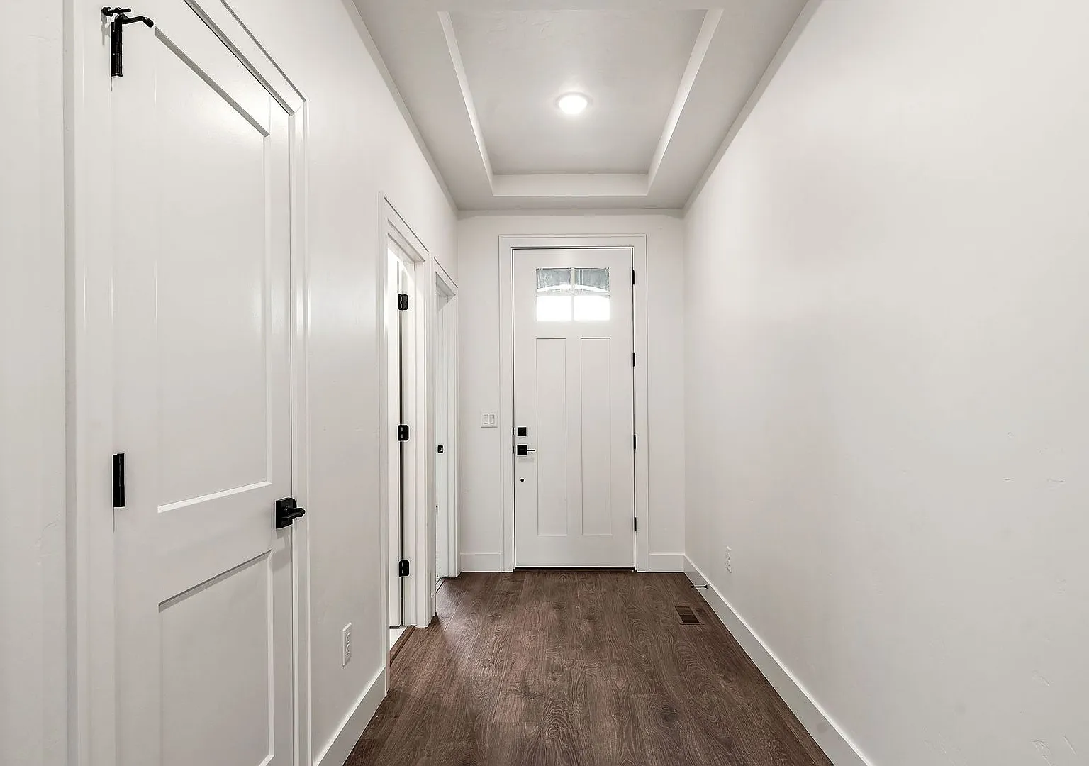 Beautiful Star Home With Exceptional Upgrades — Photo 4