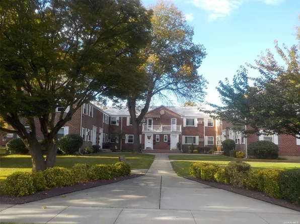 260-09 Union Turnpike 2nd fl, Glen Oaks, NY 11004