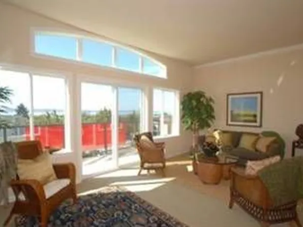 505 5th Ave S Unit 310, Edmonds, WA 98020