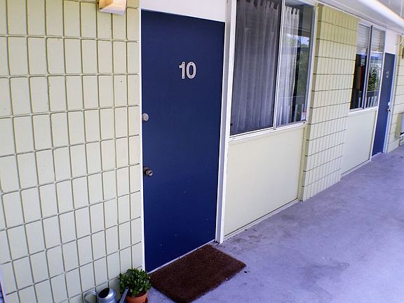 3rd image of 1301 S Howard Ave APT B10