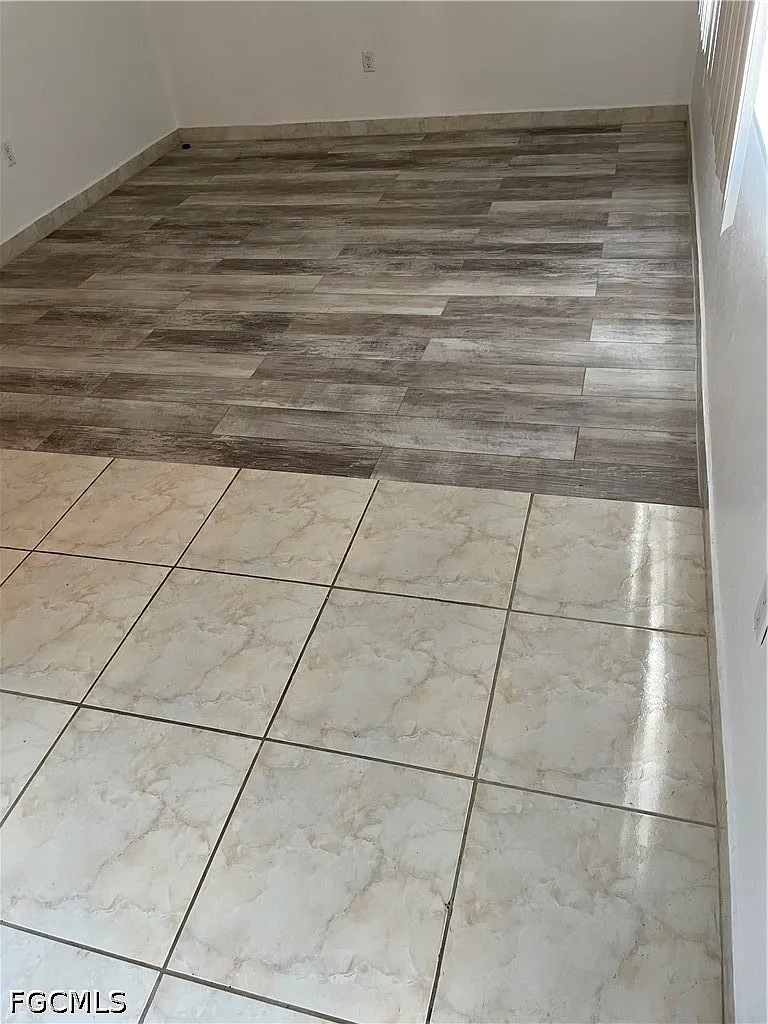 2 bed, 2.0 bath, 917 sqft, $1,250 — Photo 4